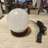 lampara de esfera de selenita 1